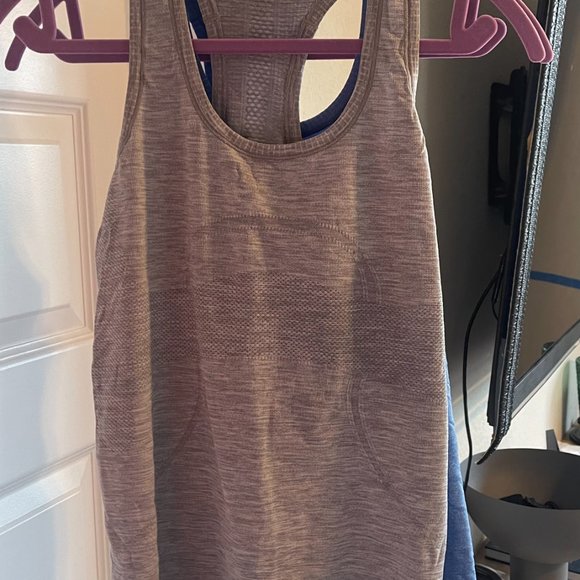 Lululemon Swiftly Tech Tank's BUNDLE of 4 - Picture 11 of 14